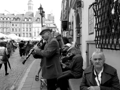 Straßenmusiker am Alten Markt in Warschau. © Anemone Rüger