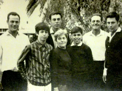 Chaim und Familie im Kibbuz Aschdod Yaakov. © privat