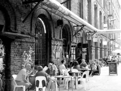 Kneipe im ehemaligen Fabrikgelände „OFF Piotrkowska“ in Lodz. © Anemone Rüger